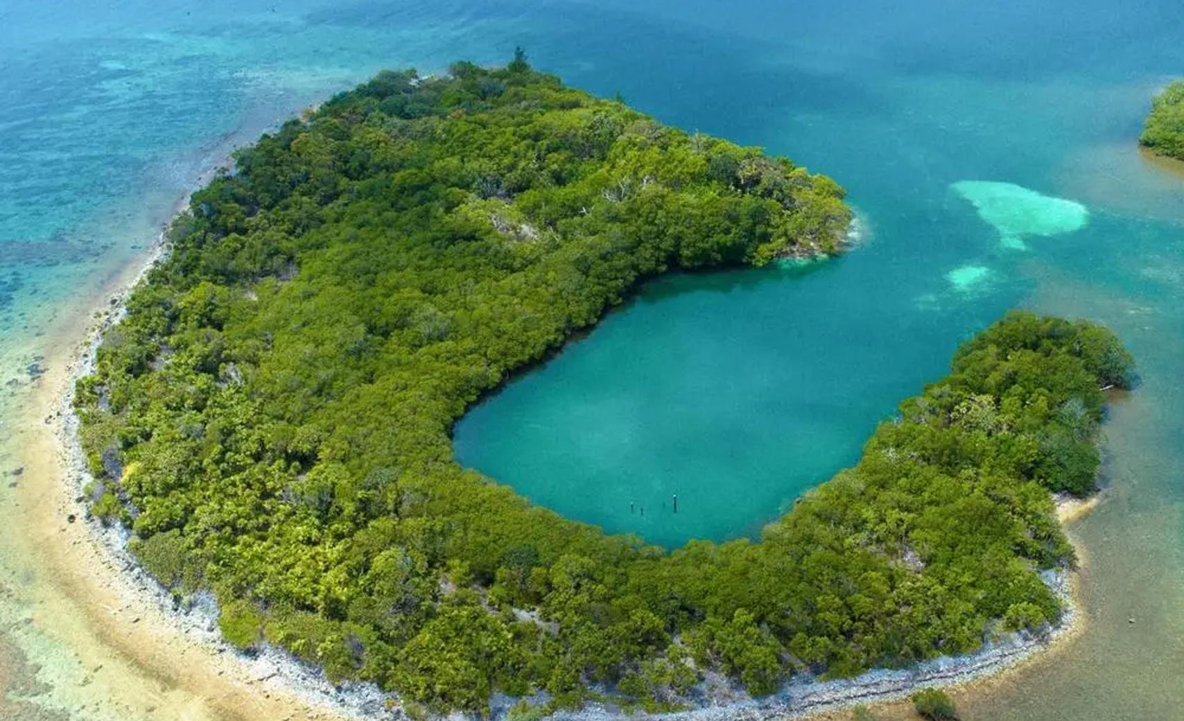 FIVE BEST CARIBBEAN ISLANDS 